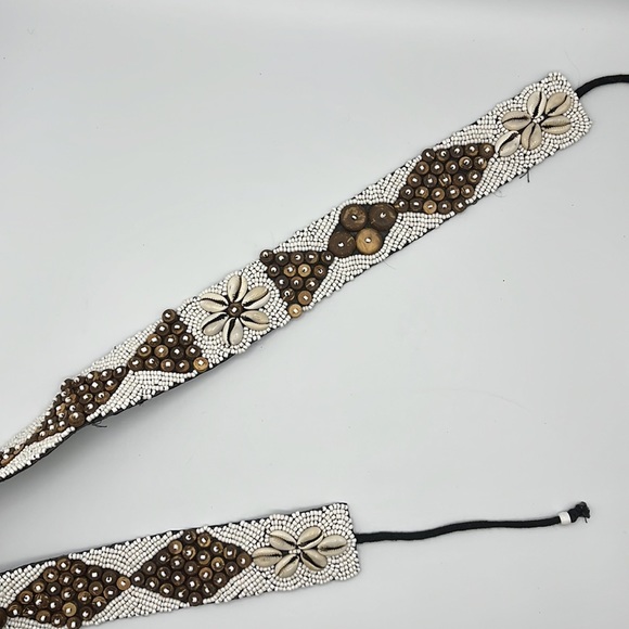Cowrie shell beaded belt - Picture 5 of 5